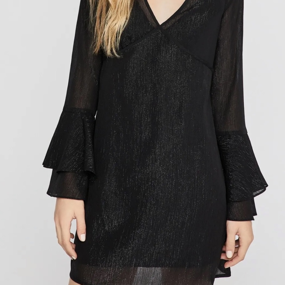 BCBGeneration Shift Dress Black Metallic Long Bell Sleeves Keyhole Size XS